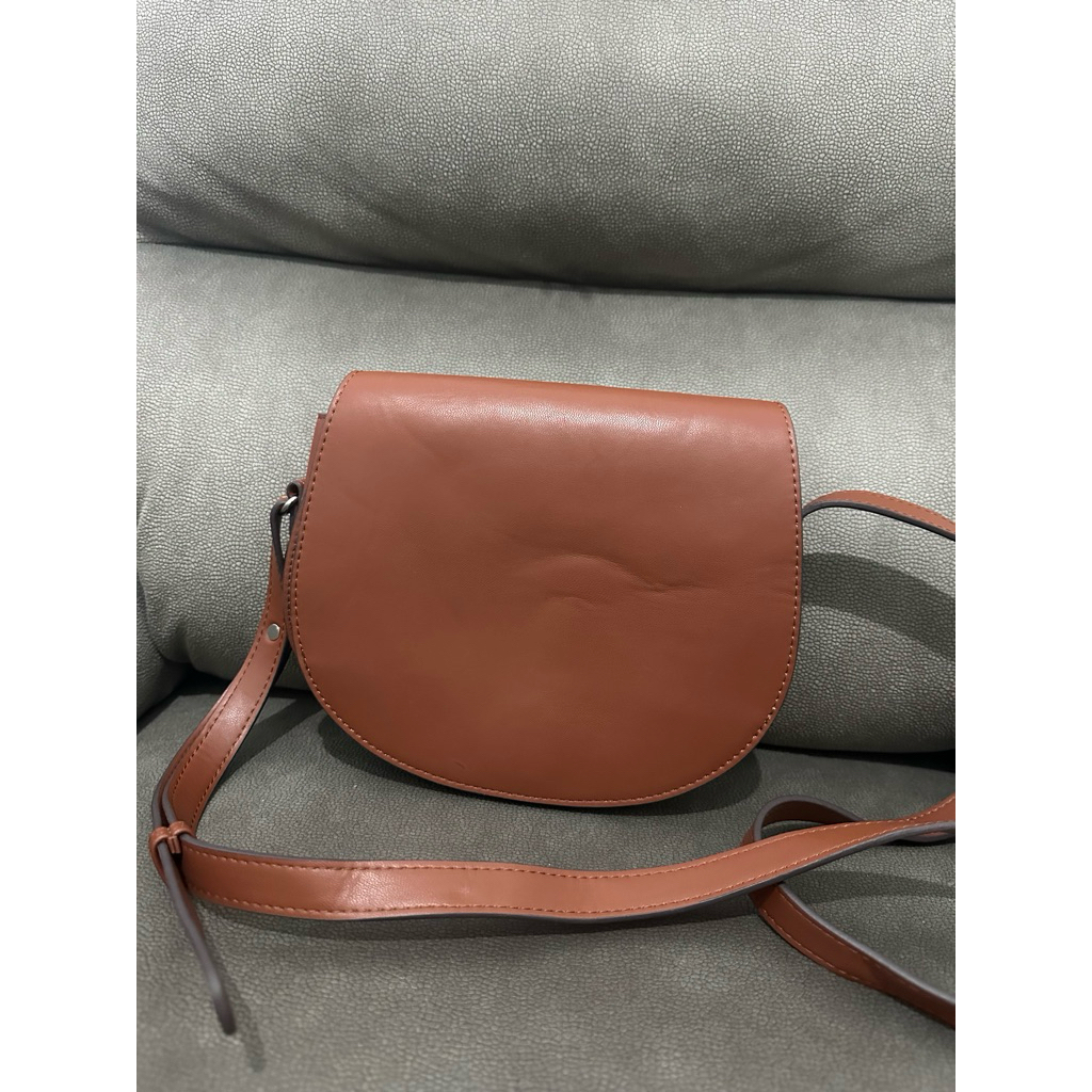 UNIQLO SLING BAG COKLAT ORIGINAL PRELOVED