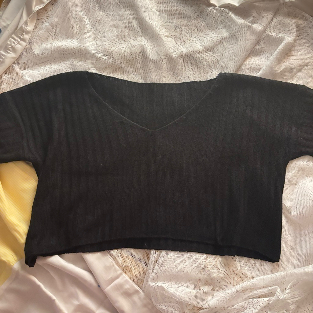 PRELOVED Sweater Rajut Crop