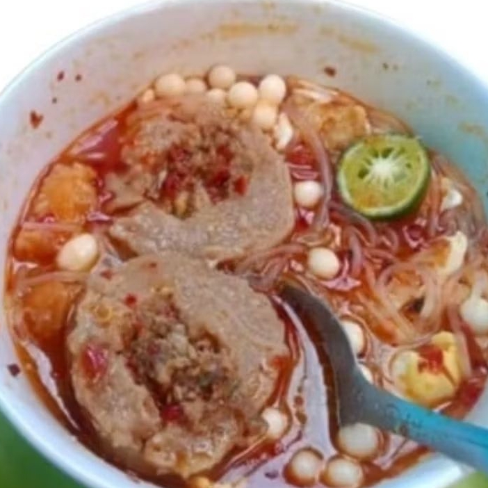 

BASO SAPI ISI DAGING CINCANG MERCON/ INSTAN/KUAH CHILI OIL/HALAL/TERMURAH/TERLARIS