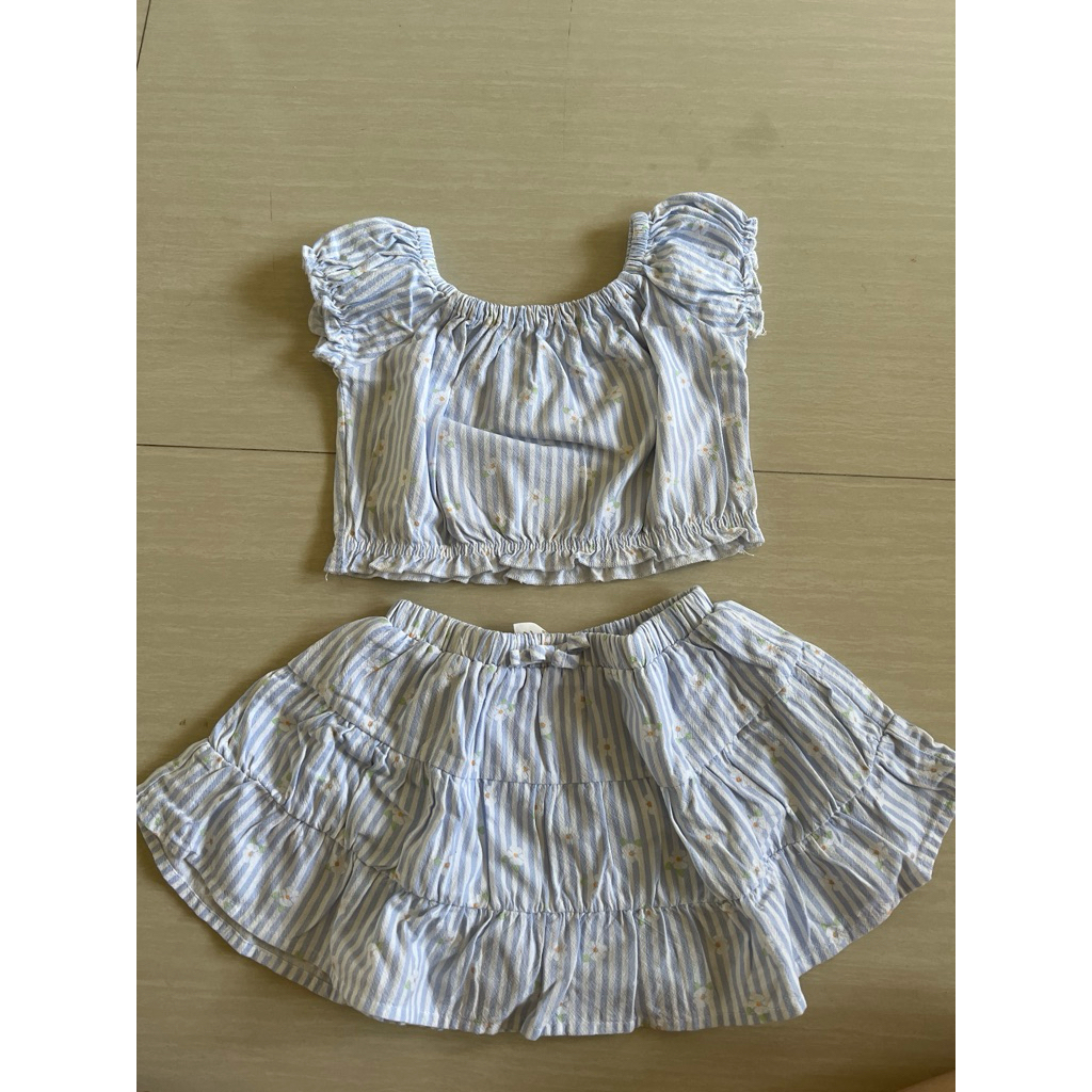 Preloved setelan crop top dan rok anak 2 tahun