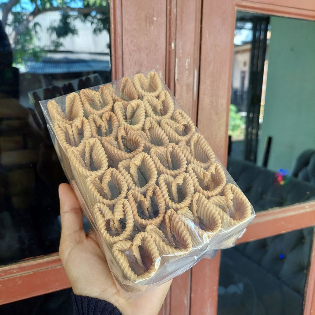 

Oleh-oleh khas Kediri Kue Gambir lipat opak Gambir manis