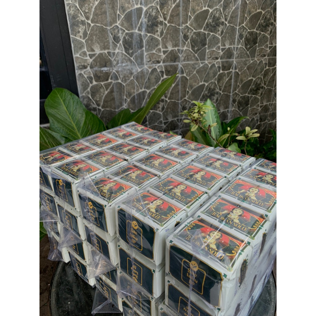 

TEH RACIKAN SOLO 40 gram (1 BALL isi 10 SLOP atau 100 PCS)