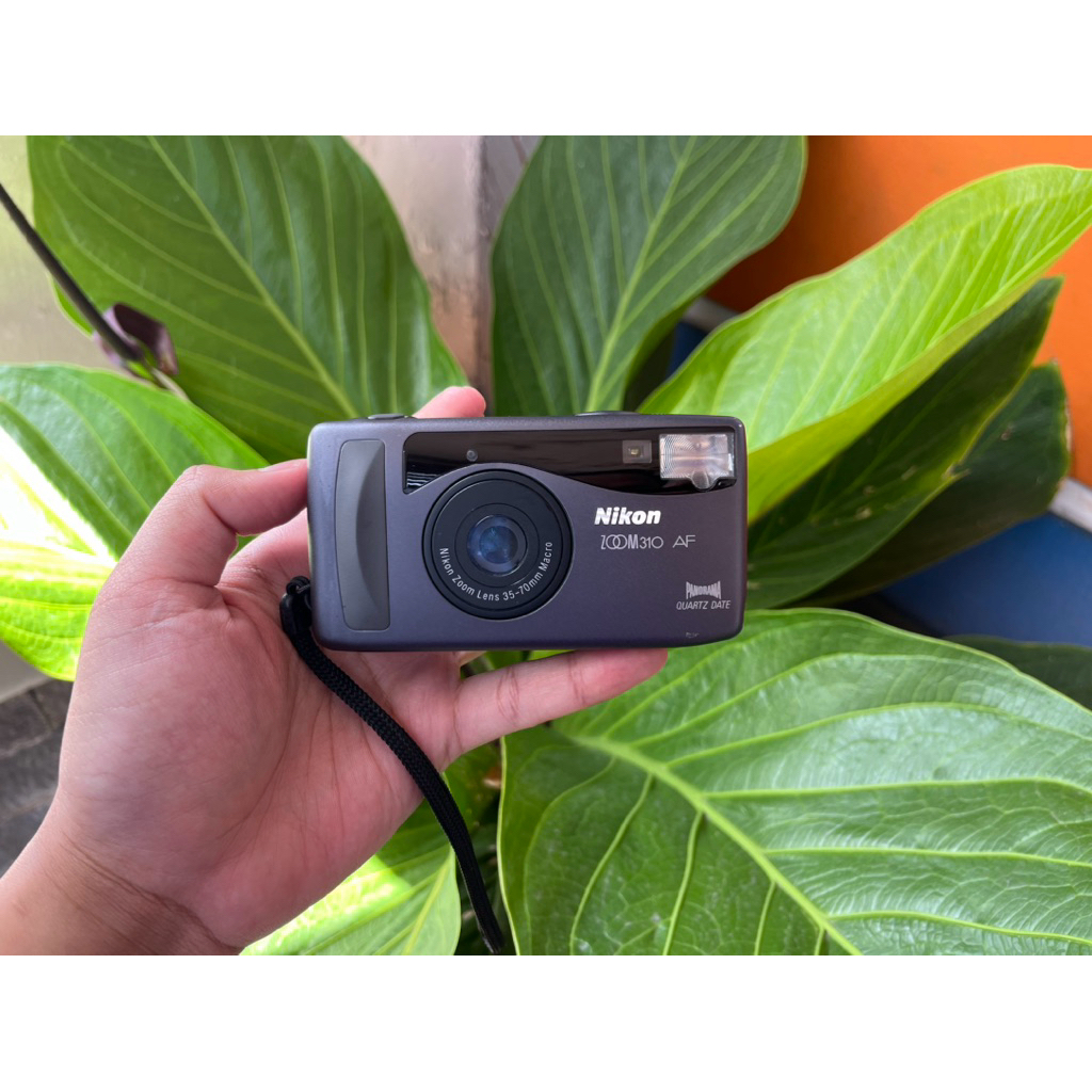 Kamera Analog Film Nikon Zoom 310 AF Panorama Quartz Date