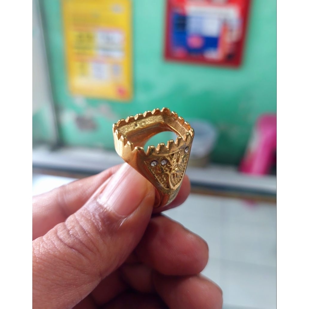 Sylviana723 Cincin Emban Titanium Gold Model Batu Kotak
