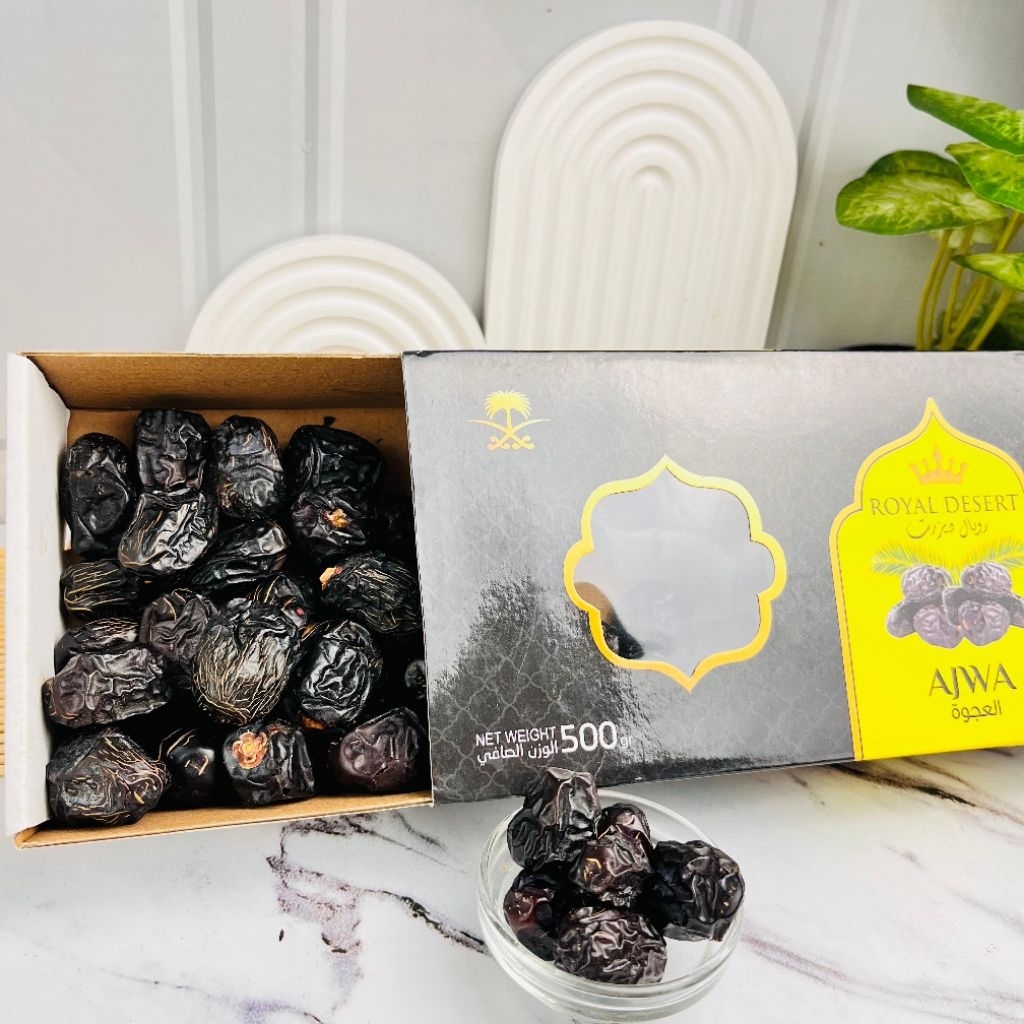 

Kurma Madinah Ajwa royal dates Eksklusif 500gr