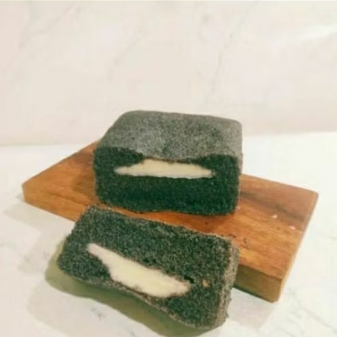 

Bolu Ketan Hitam Keju Lumer