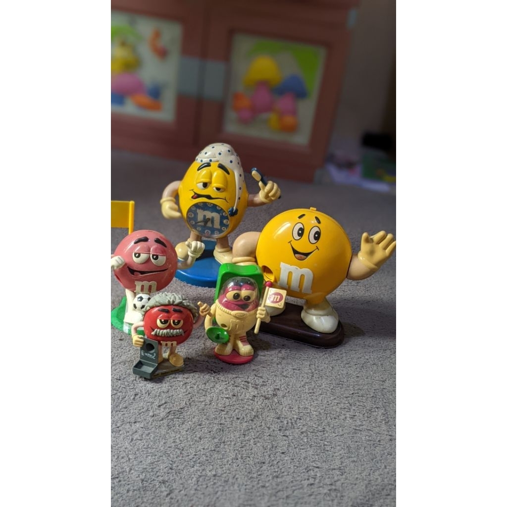 mainan mnm kuning pesanan