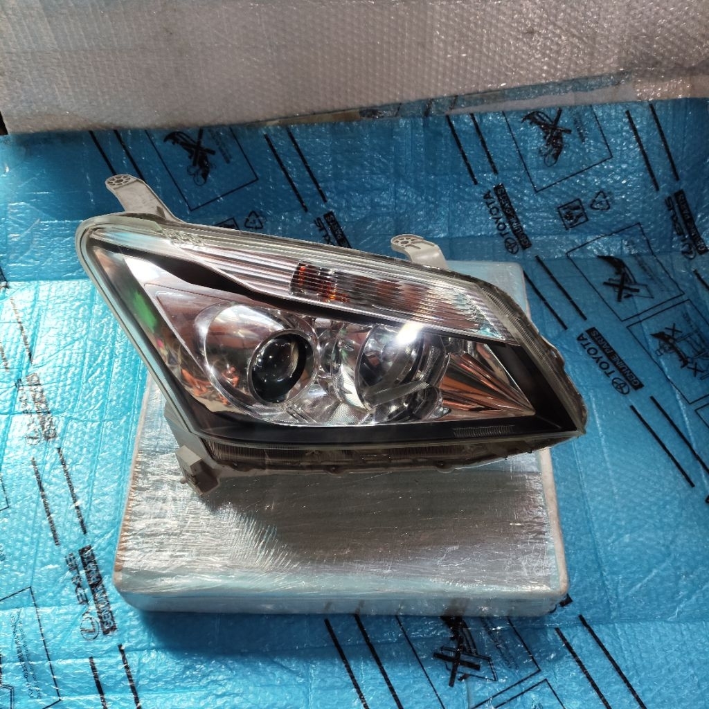 Headlamp Lampu Depan Isuzu Mux 2015 2016 2017 original kanan