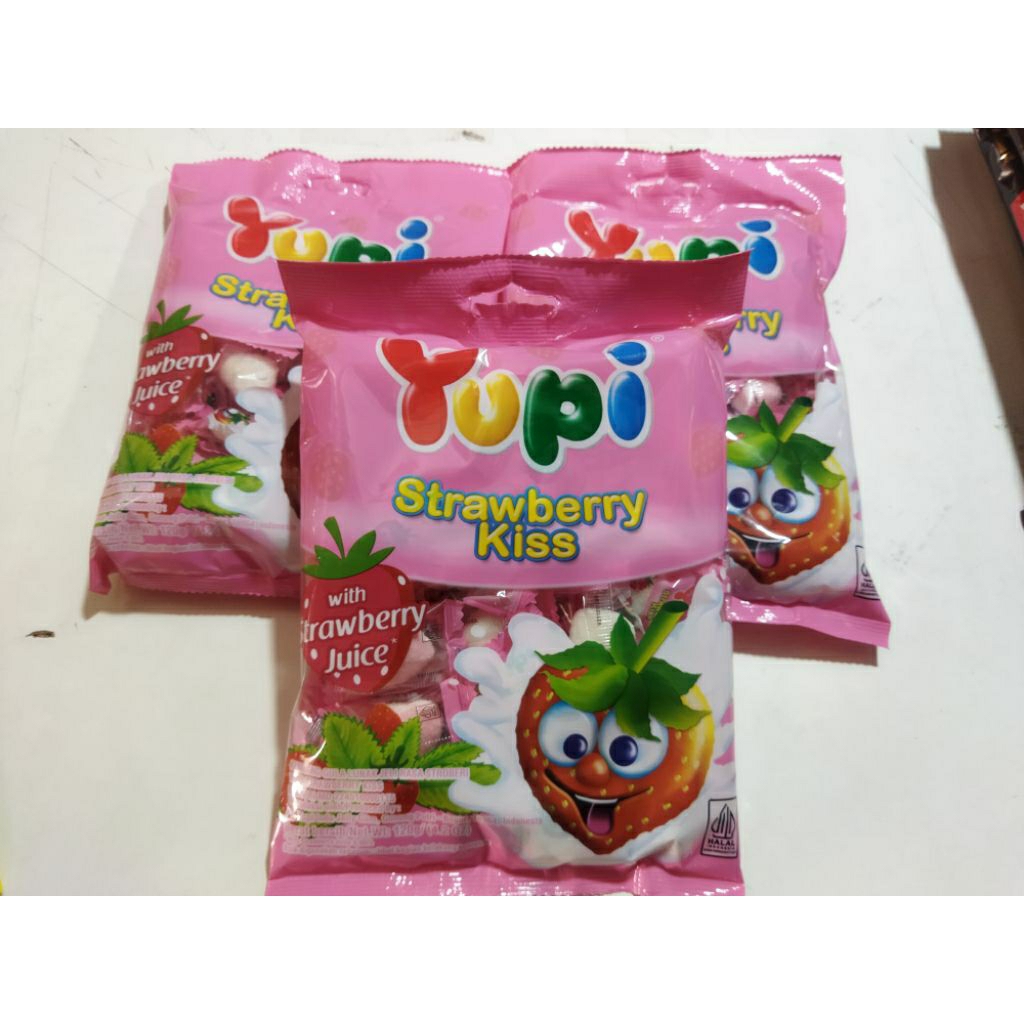 

yupi strawberry kiss 1 pack netto 120 gram