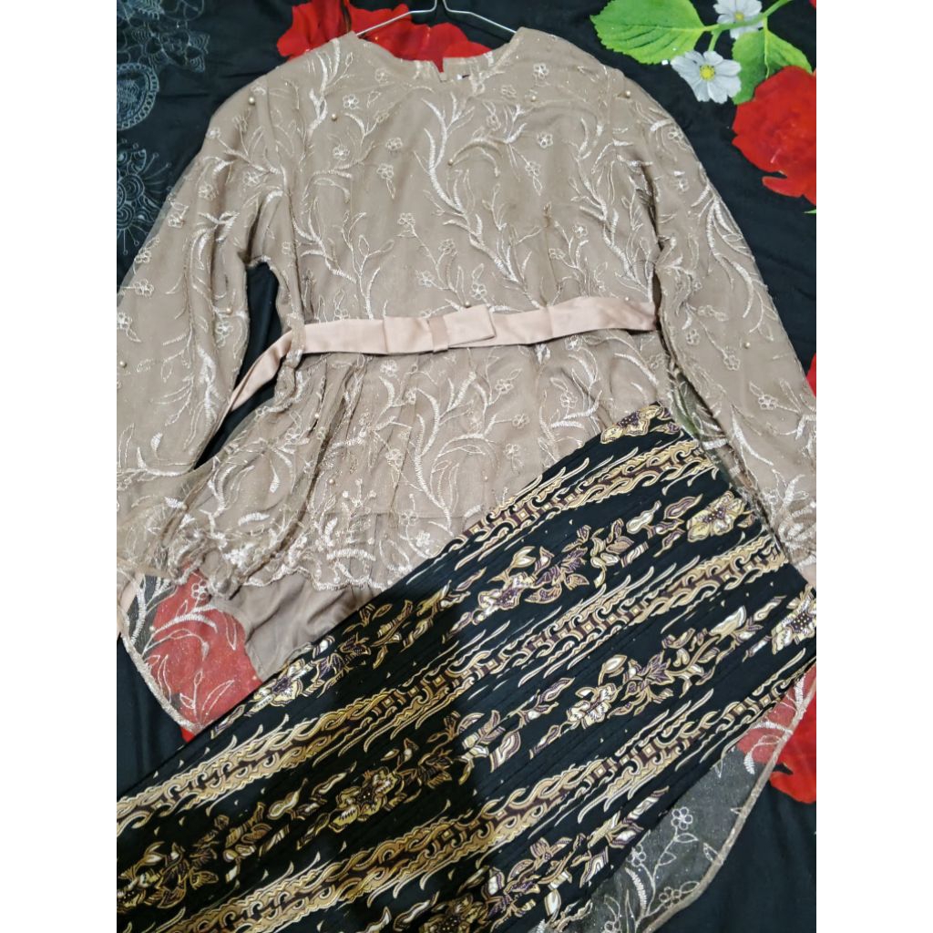 preloved kebaya one set