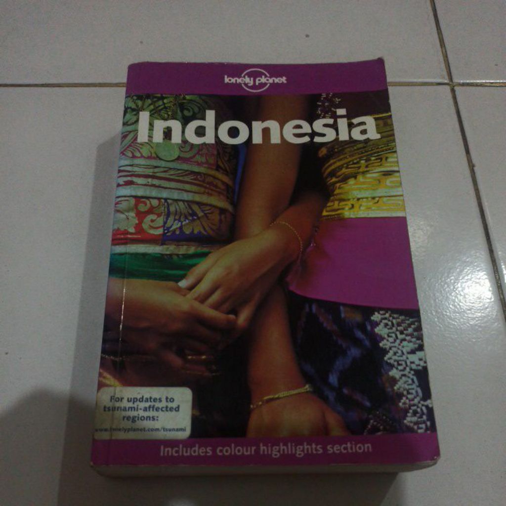 LONELY PLANET INDONESIA, INCLUDES COLOUR HIGHLIGHTS SECTION