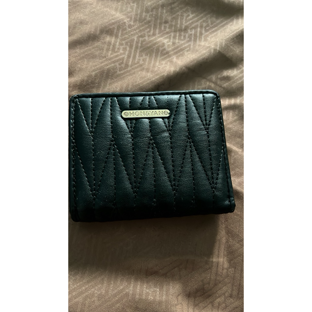 pl dompet hitam hon n yan
