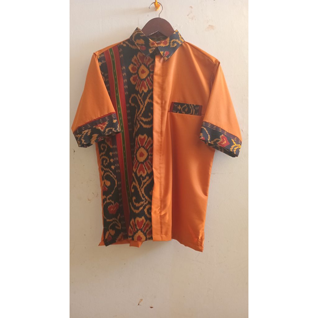 KEMEJA TENUN NTT KOMBINASI POLOS