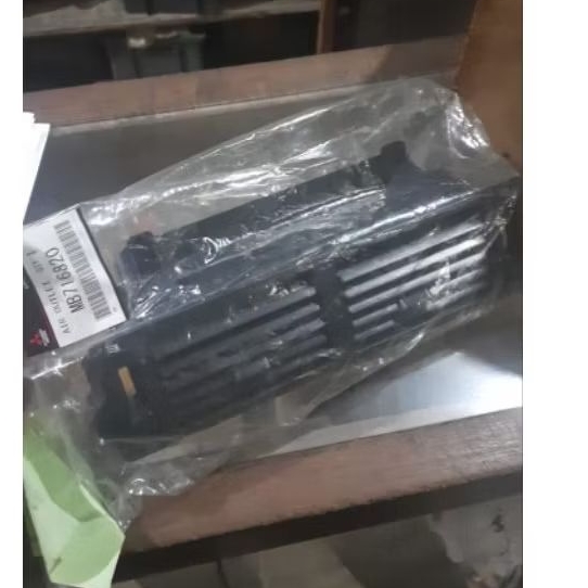 Kisi kisi ac tengah eterna MB7168220 asli ori