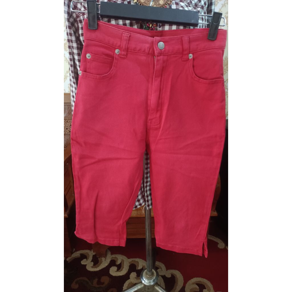 pl Celana denim merah Anak Brand UNIQLO KIDS ORI MASIH LIKENEW