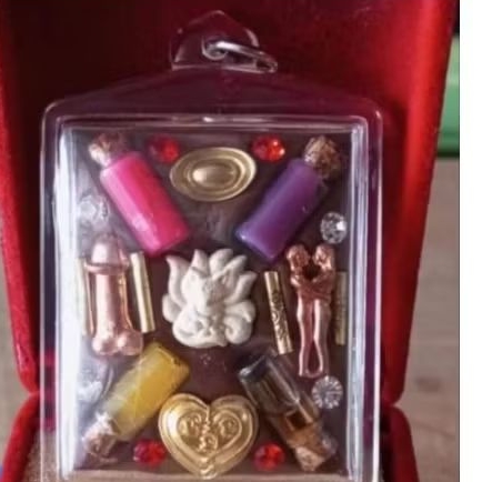 9 TAIL FOX ATTRACT LOVE AND SUPPORT PROTECTION