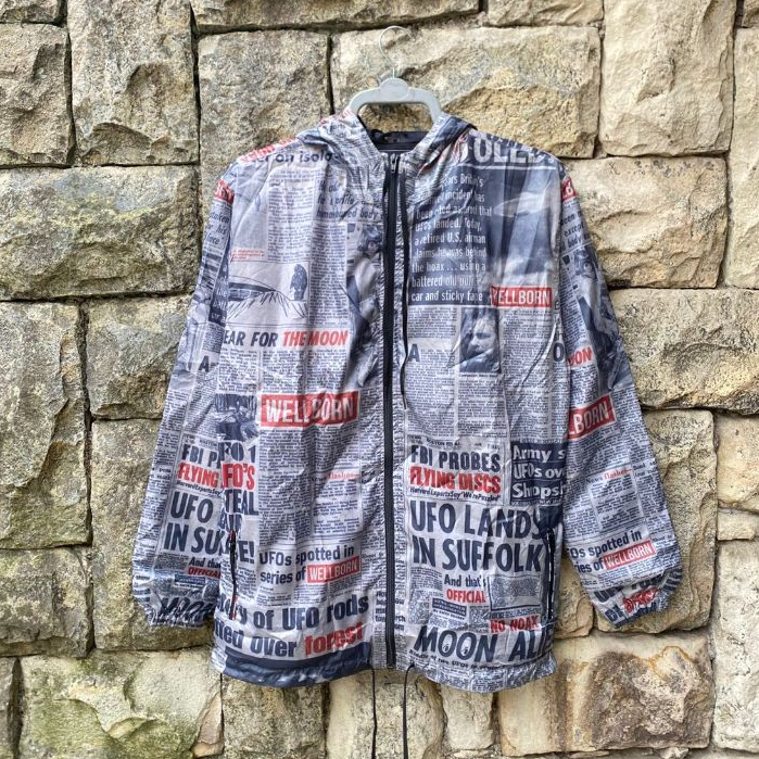 Jaket Parasut Windproof WELLBORN Newspaper jacket windrunner kegiatan lari santai dll