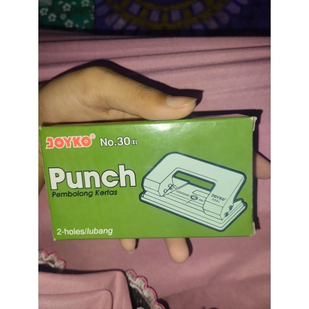 

Pembolong kertass