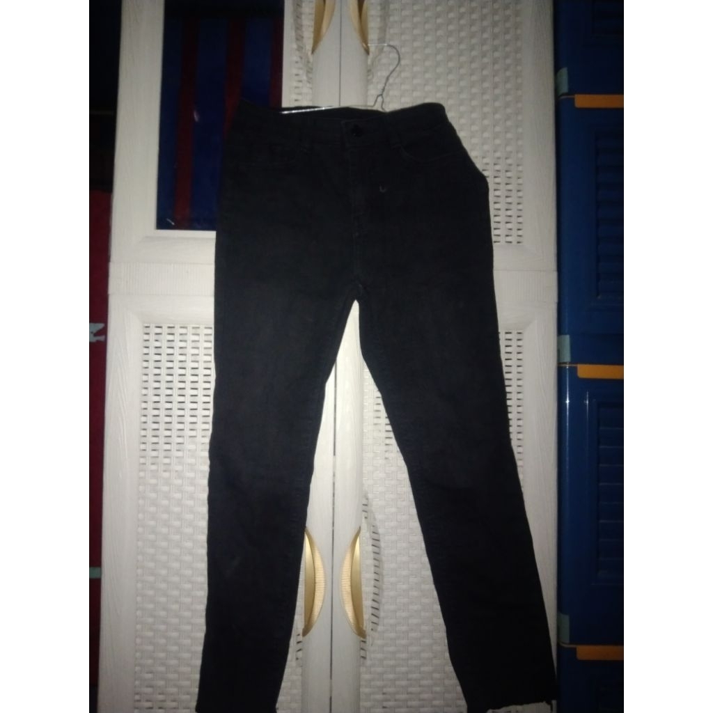 celana Levis hitam rawis