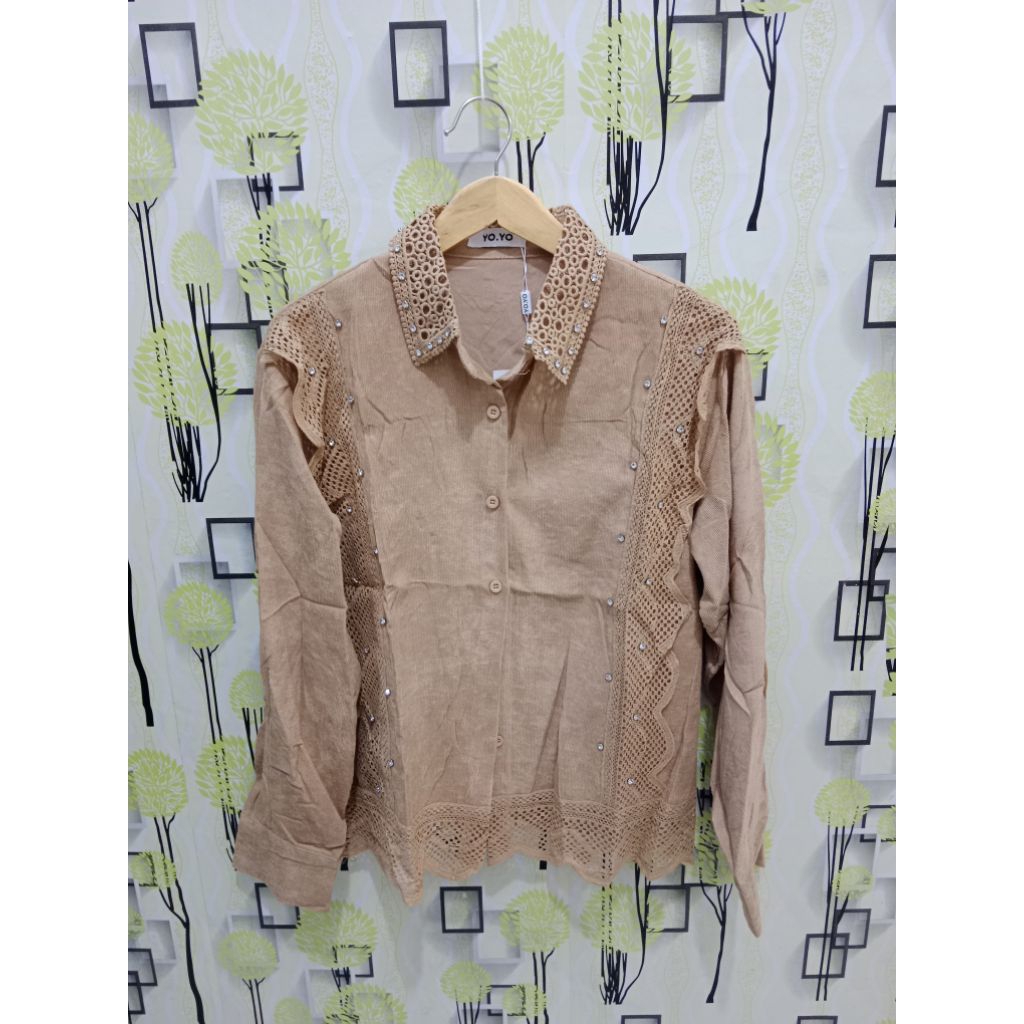 Baju atasan kemeja wanita modern terbaru bahan corduroy kombi renda motif berkerah Import