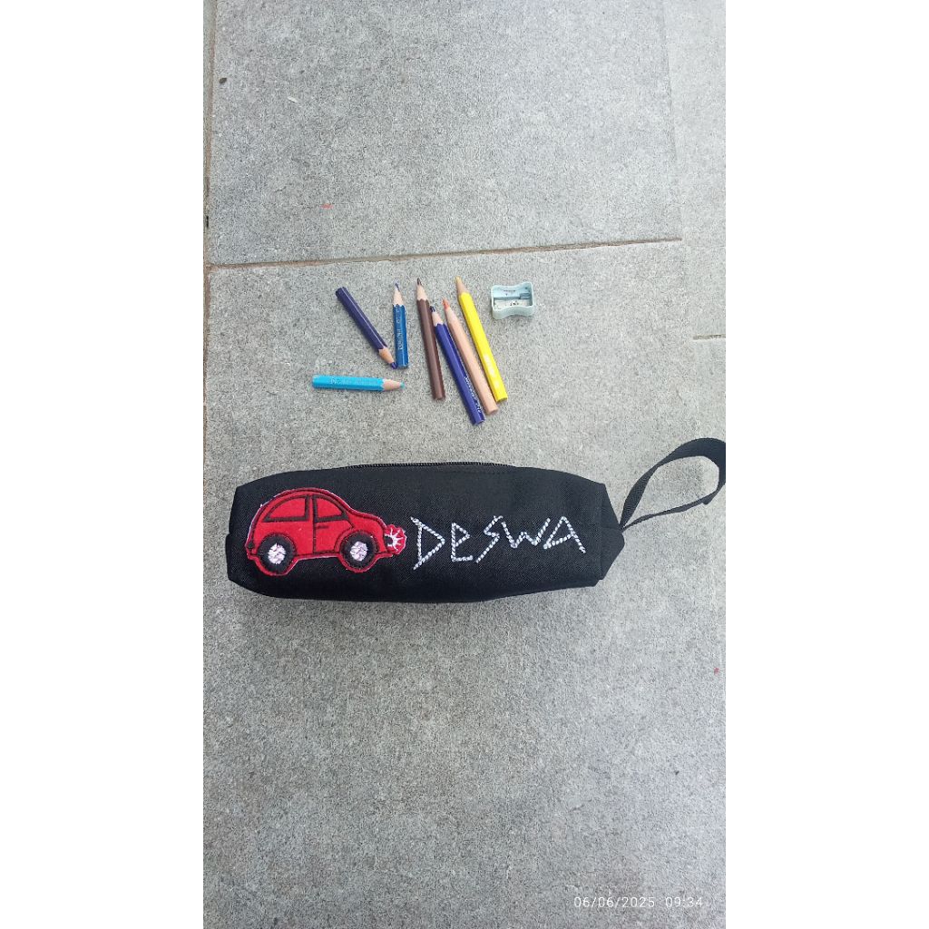 

tempat pensil kain hitam keren simpel murah nama dan untuk karakter yang di inginkan caht admin