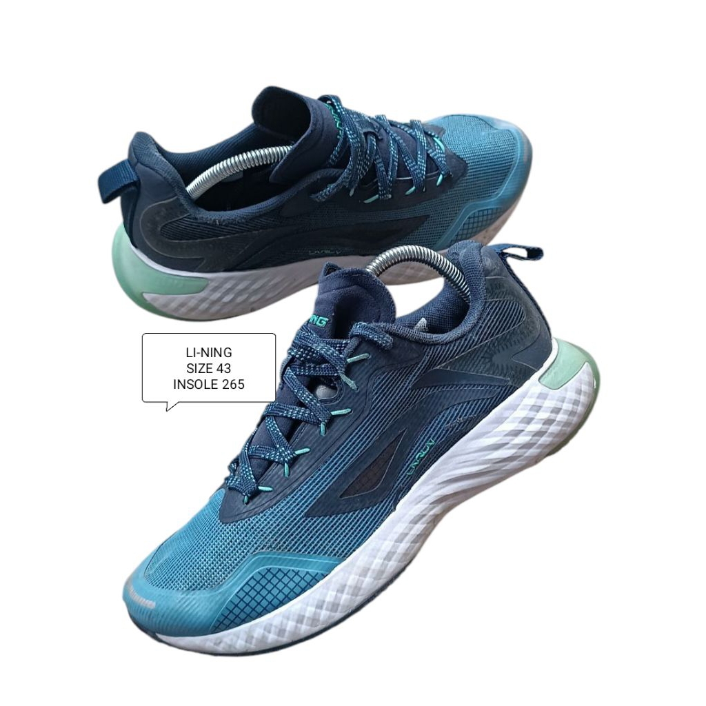 SEPATU SNEAKERS PRELOVED SIZE 43 BRAND LI-NING