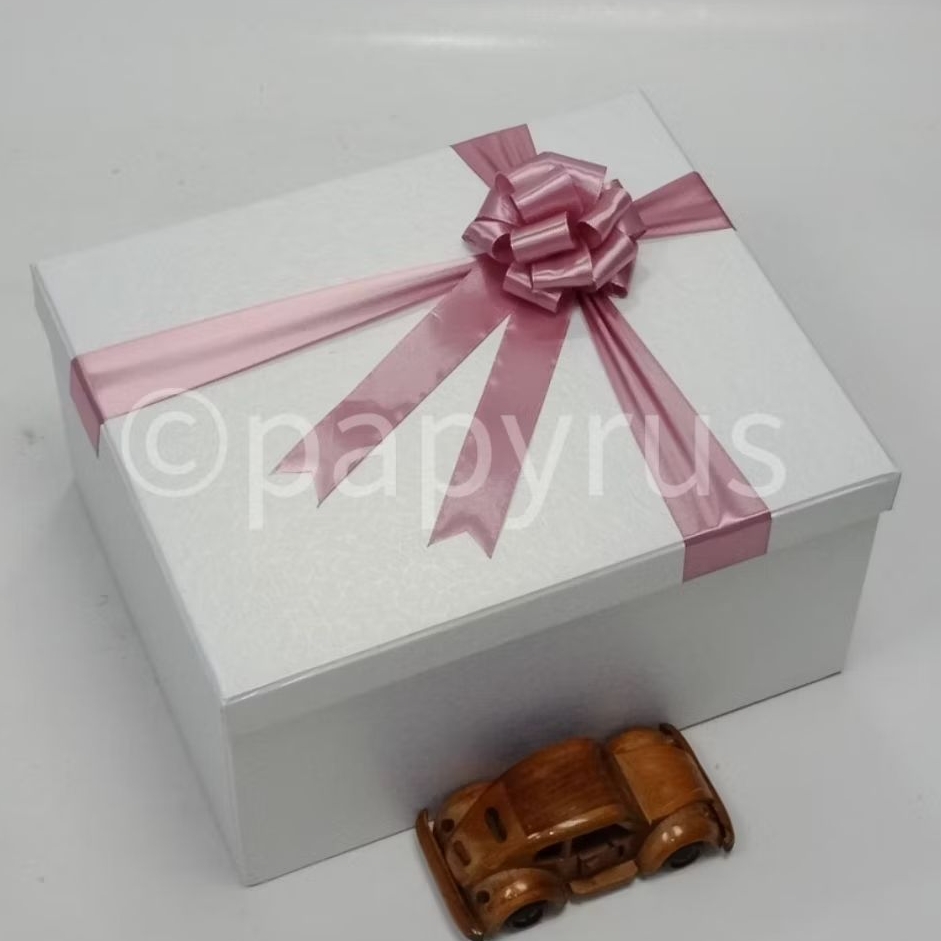 

PAPYRUS 25x30 Tinggi 15cm Kotak Kado Gift Box Hadiah V2