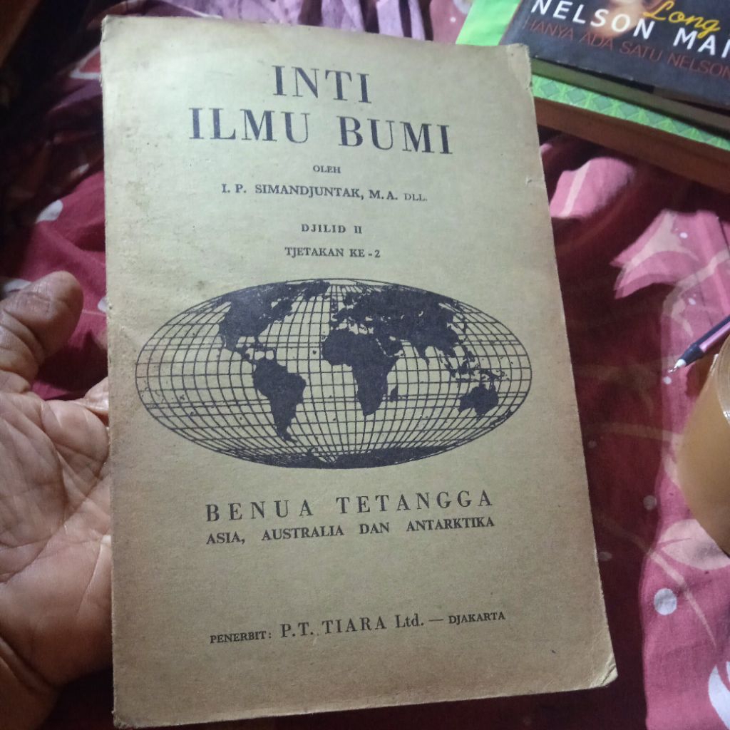 buku Inti ilmu Bumi, buku original Edjaan lama tahun 1960