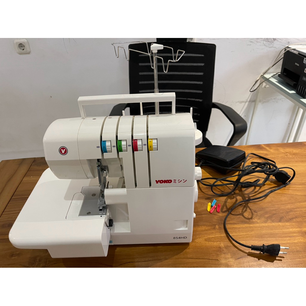 Mesin Obras dan Neci Portable Heavy Duty YOKO Serger Pro YK-854HD