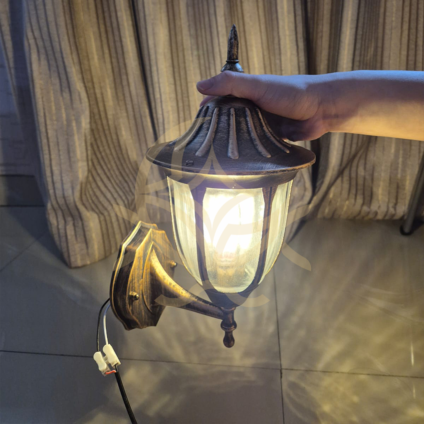 Lampu dinding klasik hias dekorasi ruang outdoor teras rumah taman pagar besi tahan air hujan