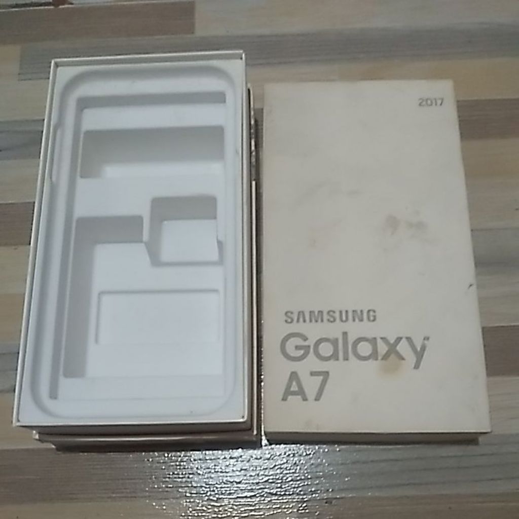 DUS BOX HP SAMSUNG GALAXI A7 BEKAS ORIGINAL