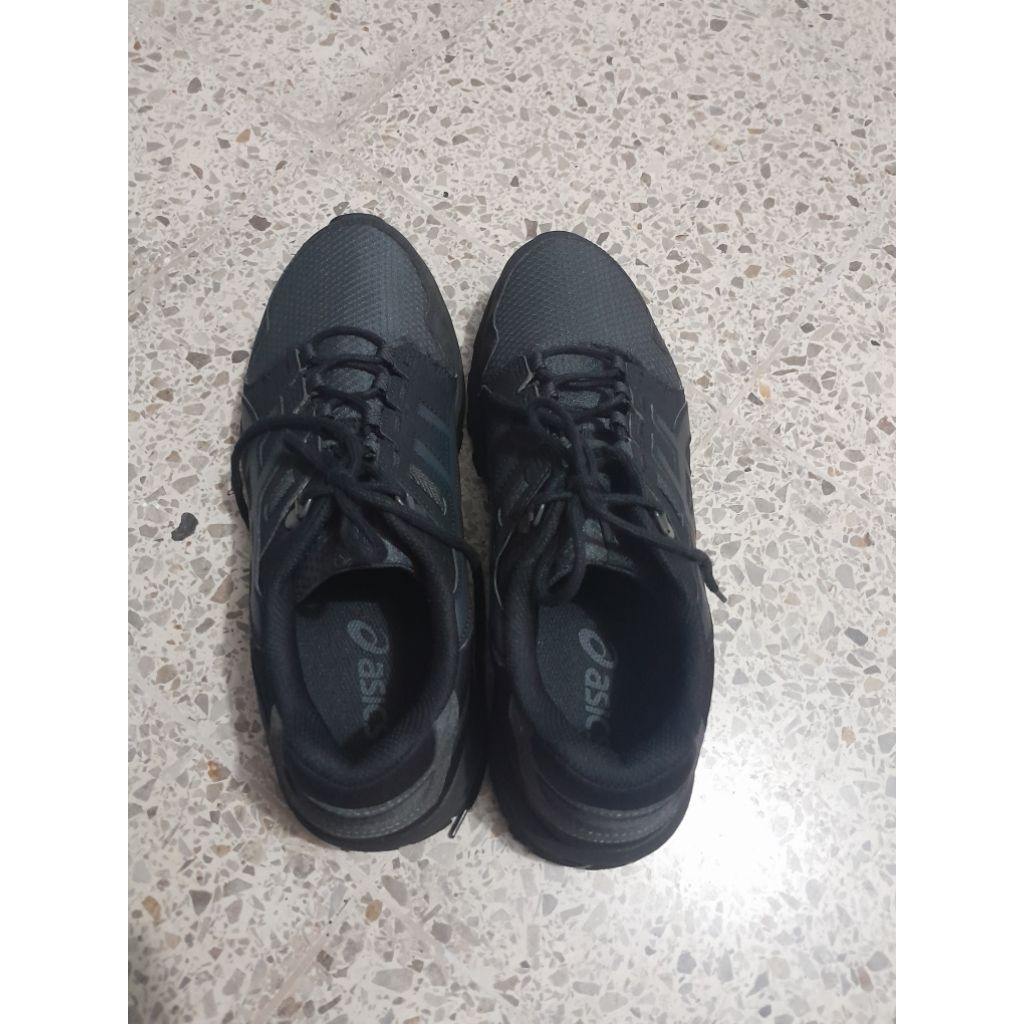 Sepatu Sneakers Asics Pria