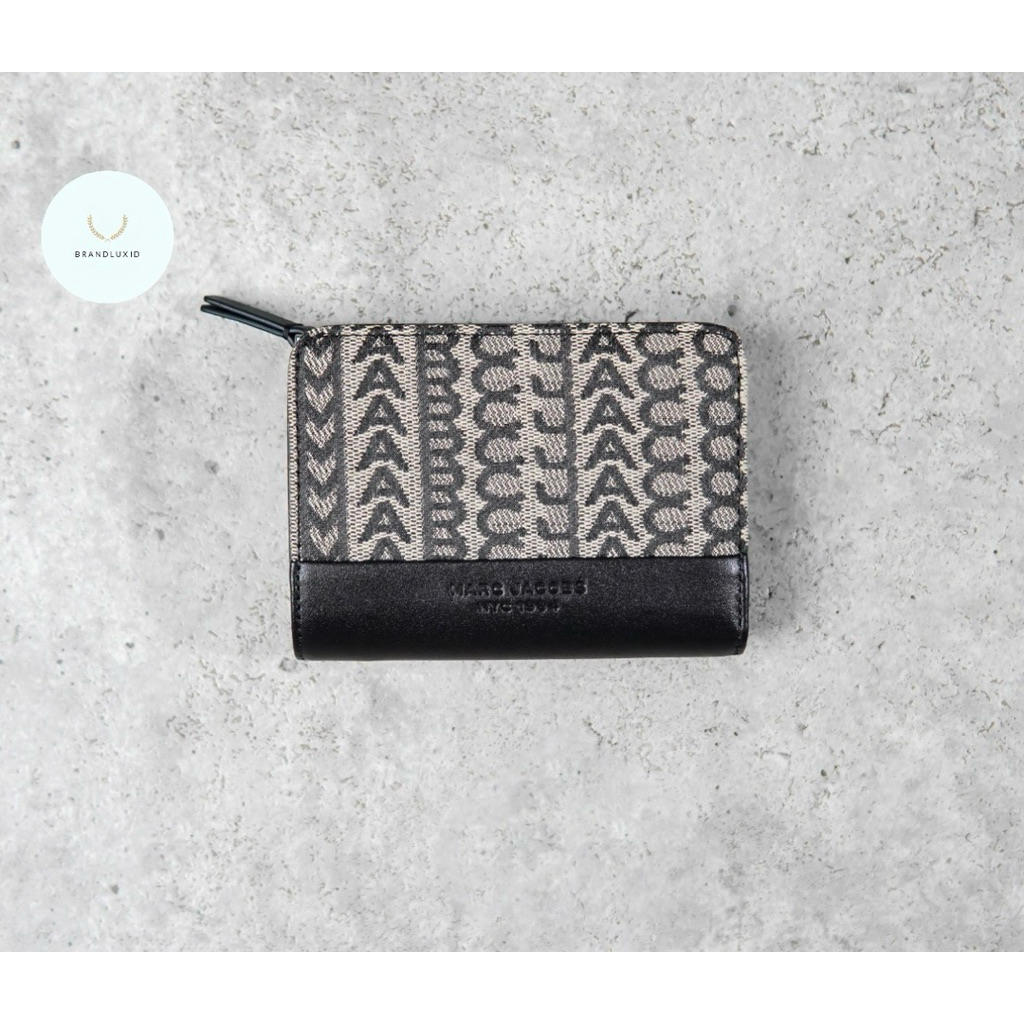 Marc Jacobs Monogram Text Black Zip Bifold Wallet in Beige