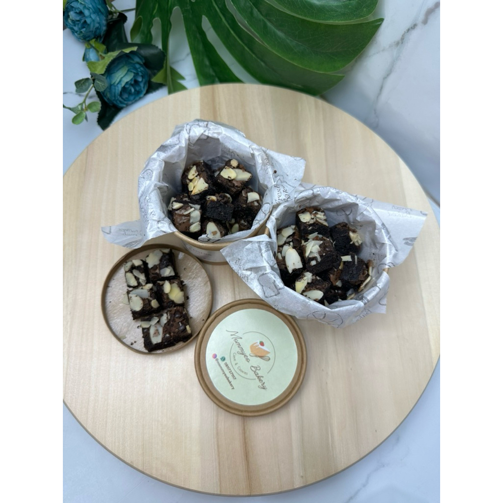 

Brownies Bites Cup - Cemilan Premium Cokelat Asli Full Butter