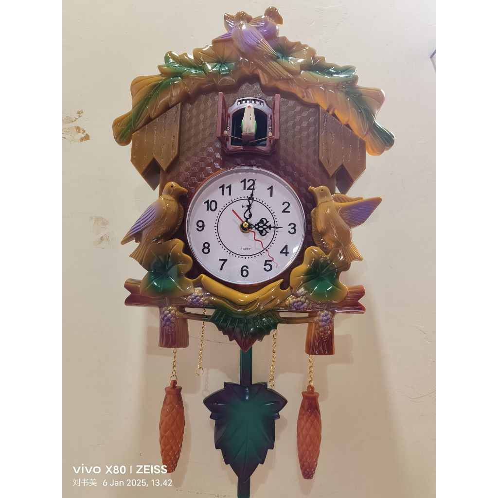 jam dinding kikuk bandul bunyi perjam dan burung bunyi kikuk keluar masuk