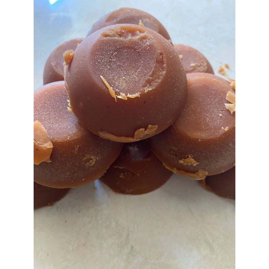 

Gula Jawa Asli Manis - Terbuat dari Air nira asli - gula merah tanpa campuran - gula jawa