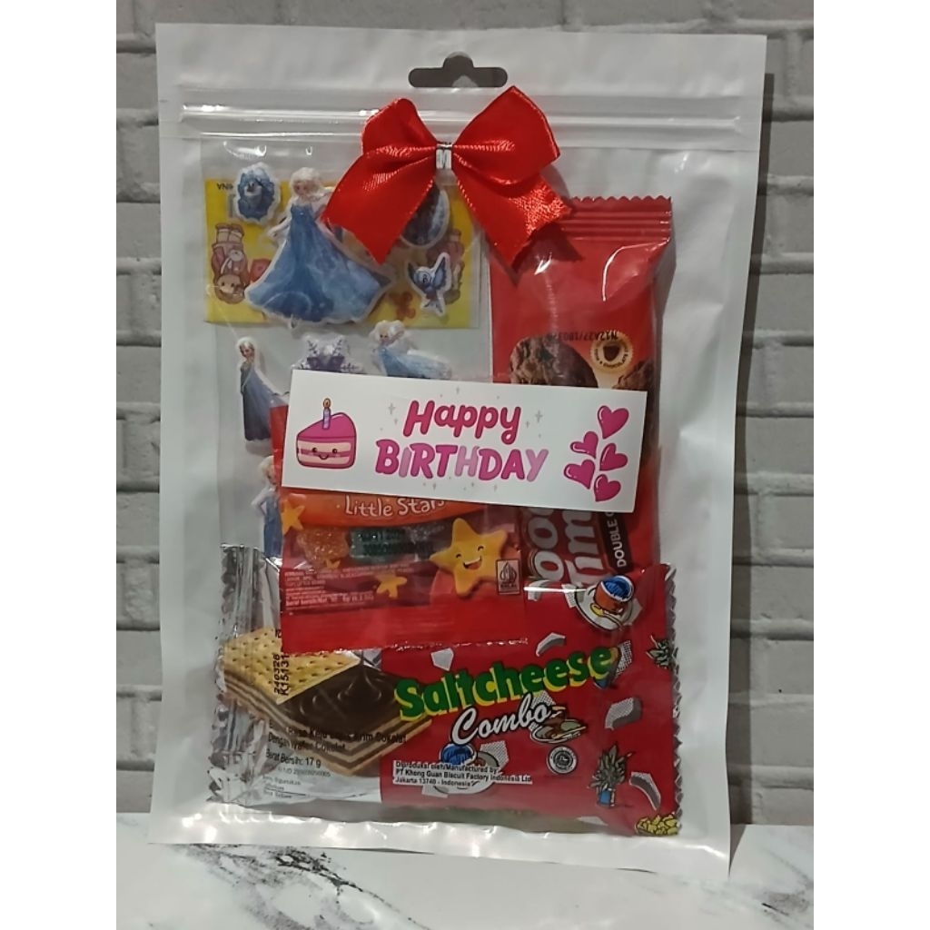 

Gift Snack Mini Warna Merah / Hampers Camilan Sedang