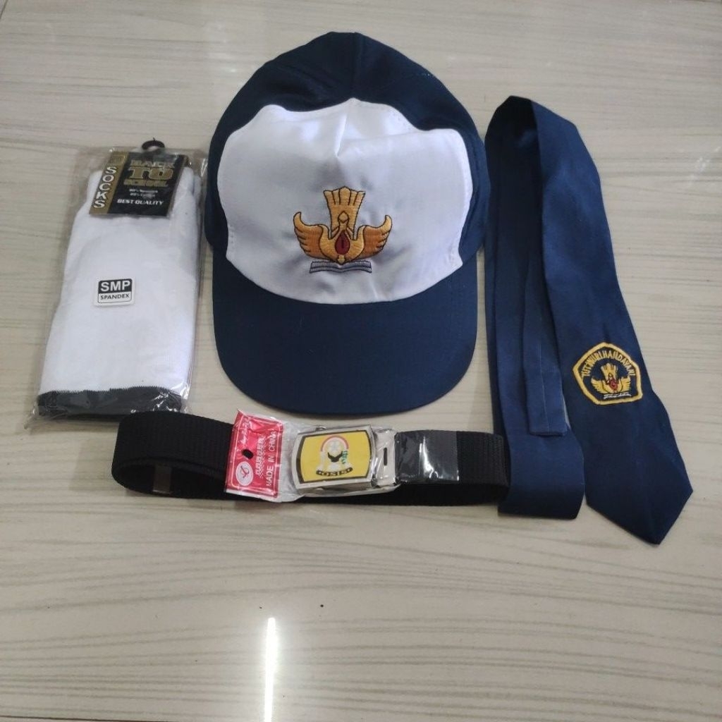 Atribut Anak Sekolah SMP LENGKAP