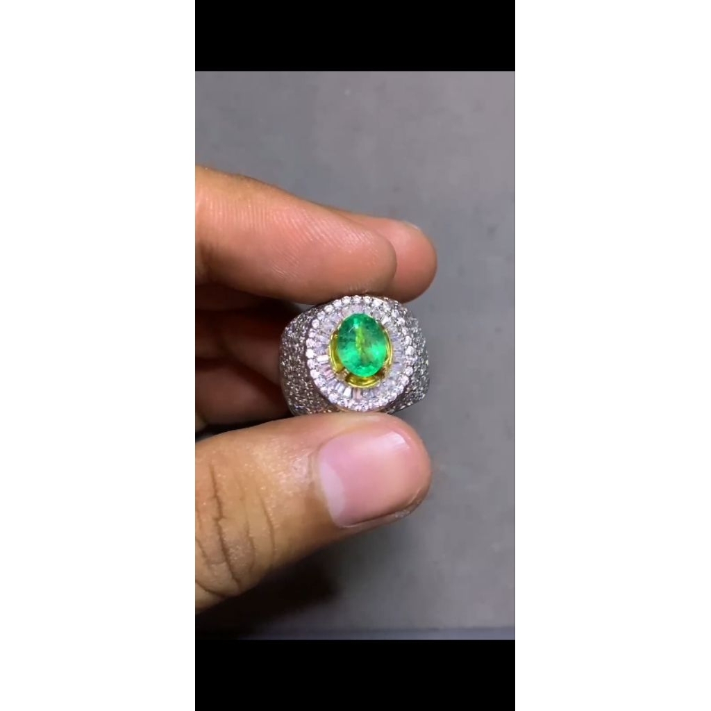 emerald beryl / zamrud Zambia kualitas bagus