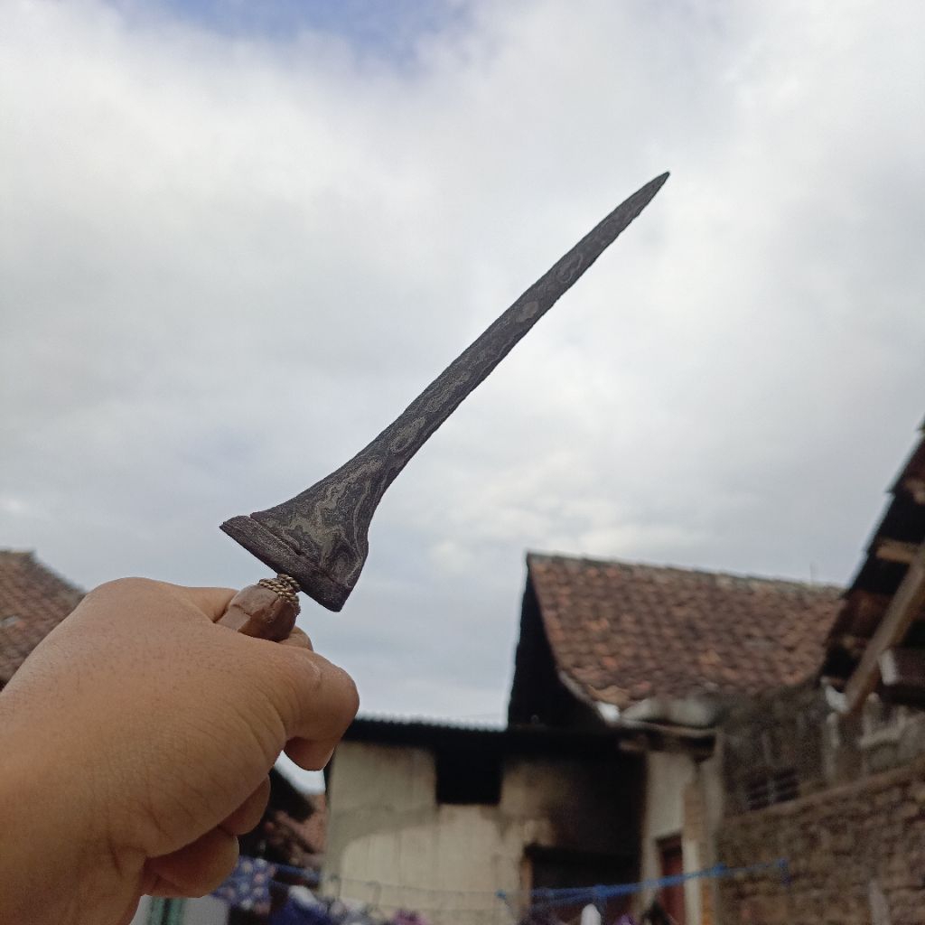 keris patrem tilam upih