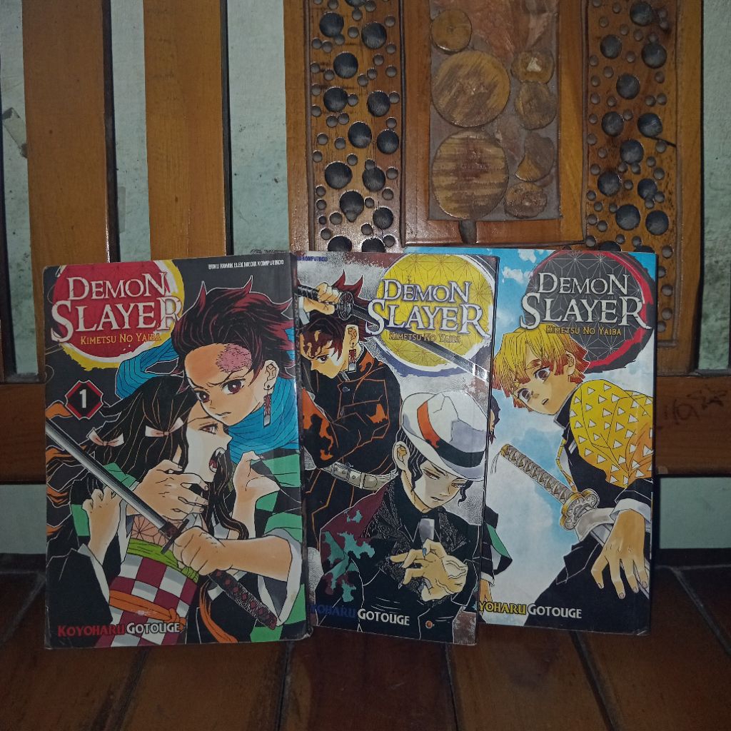 PRELOVED / BEKAS komik demon slayer ORIGINAL volume 1 2 3