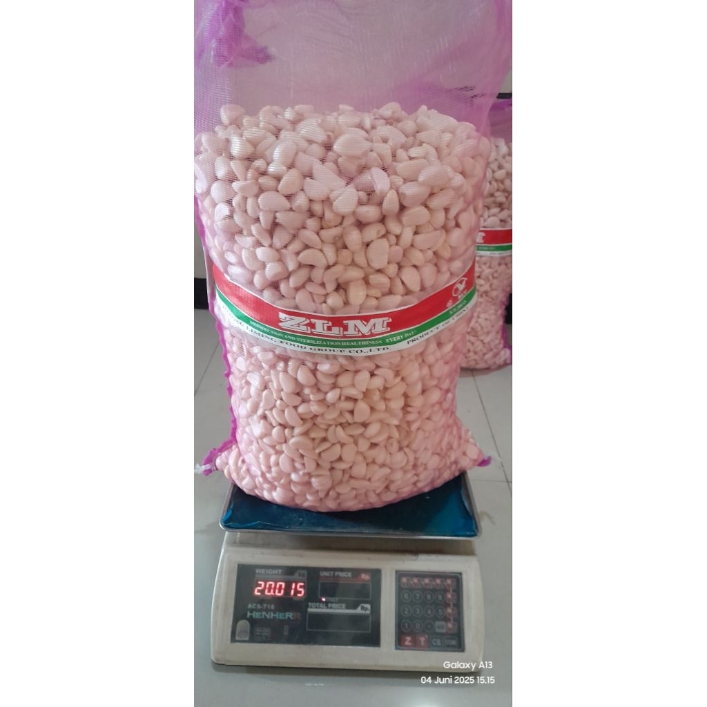 

bawang putih kupas tangan