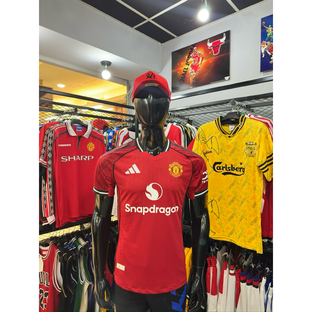 jersey player issue mu 2025-2026 home kit red.