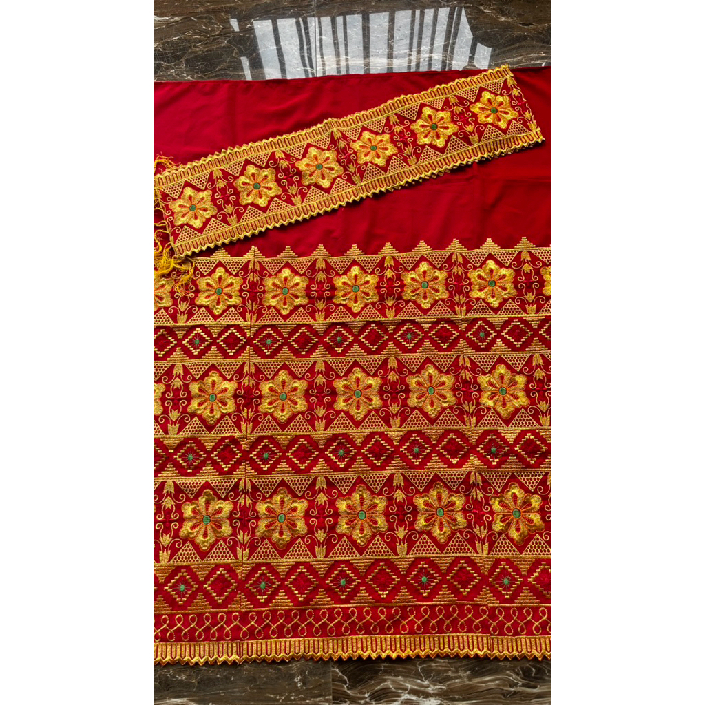 Tapis bordir 3 tingkat motif melati merah