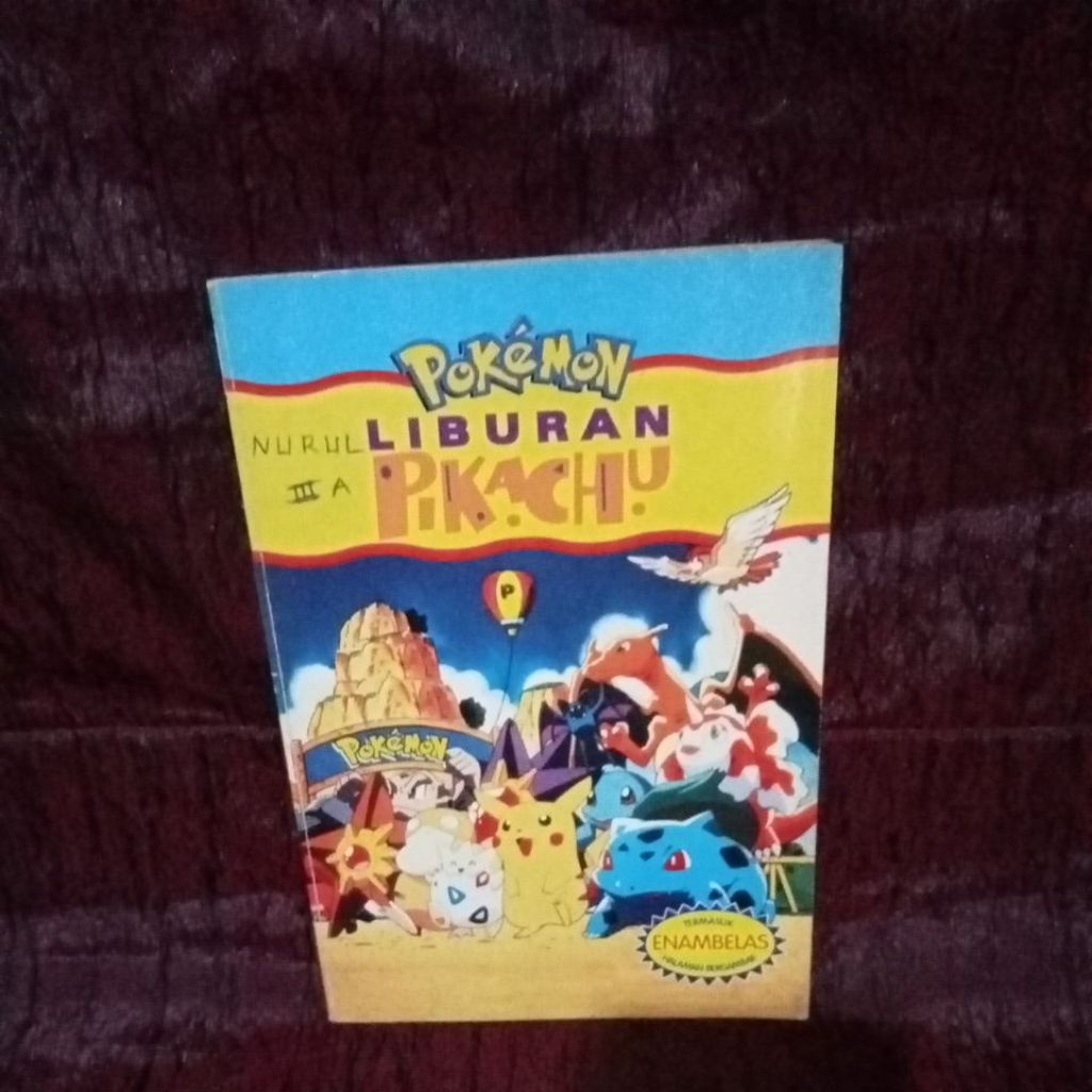 Buku Pokemon Liburan pikachu Termasuk enambelas halaman bergambar