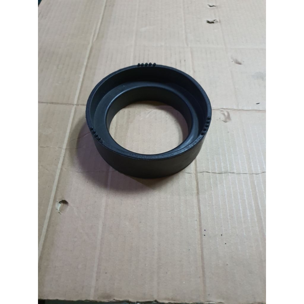 karet tatakan per belakang mercy W123 tiger