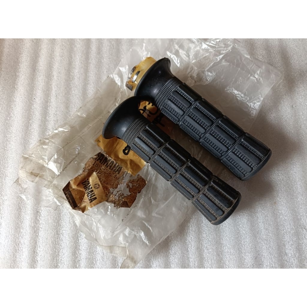 Handgrip hand grip yamaha v80 Alfa original nos made in japan