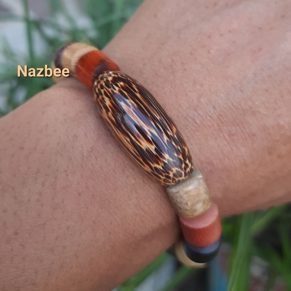 Gelang Kombinasi Kayu Bertuah Model Tabung Liontin Plat