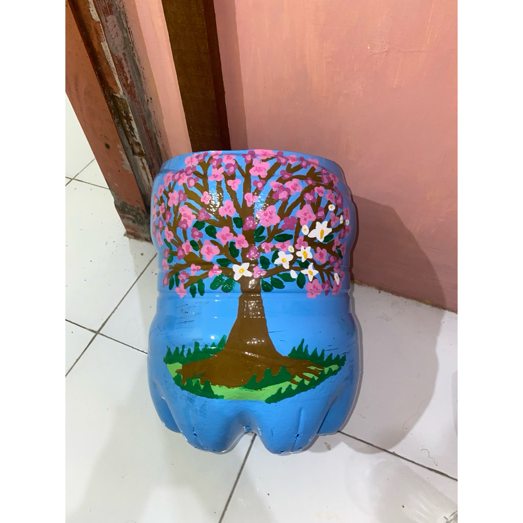 Prakarya Galon Le Mineral Bekas / Karya Senin Galon Le Mineral Motif Bunga Sakura / Galon Le Mineral