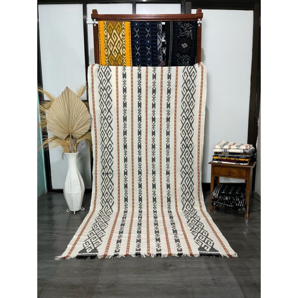 SANTARA ETNIK KAIN TENUN MOTIF(TORAJA PUTIH ) - TENUN JEPARA - TENUN NUSANTARA